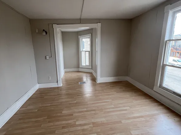 415 James Ave SE Unit 2, Grand Rapids, MI 49503