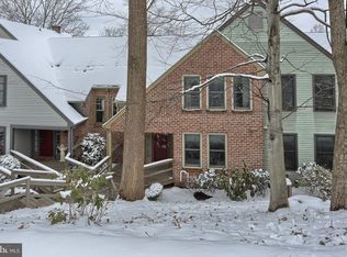 1120 Draymore Ct, Hummelstown, PA 17036