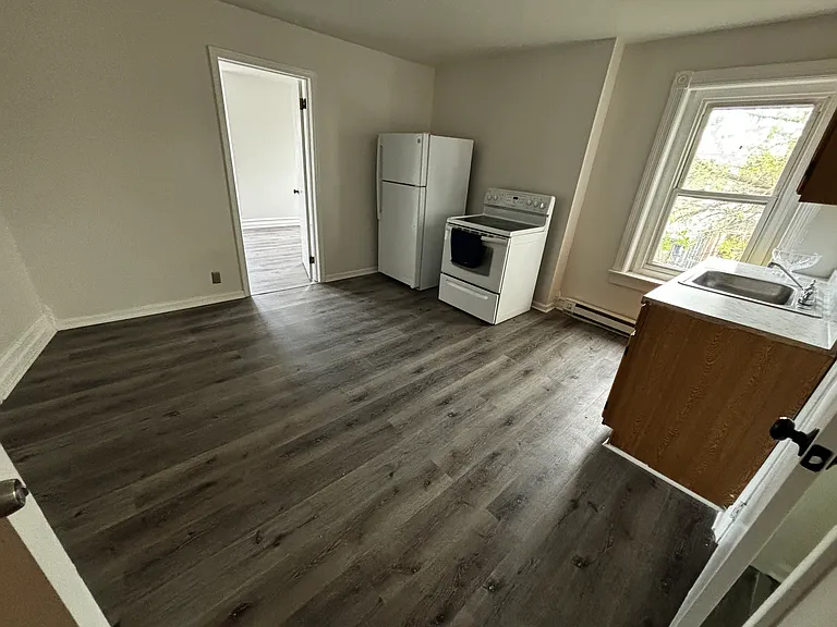 32 N Howard St #3 — Photo 2