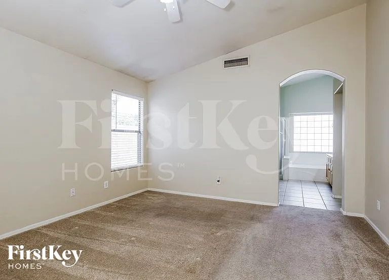 2405 N 128th Dr — Photo 7