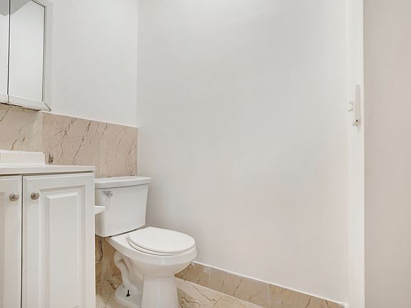 5th image of 171 Metropolitan Ave APT 1