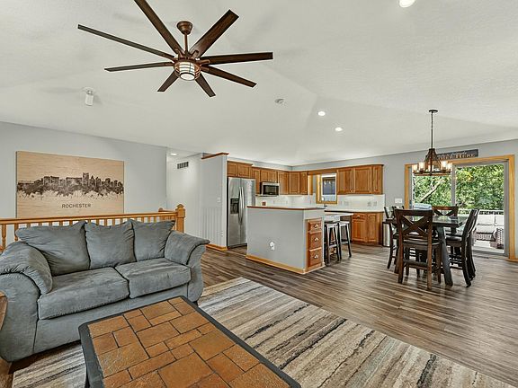 5th image of 3407 Birchwood Ln SW