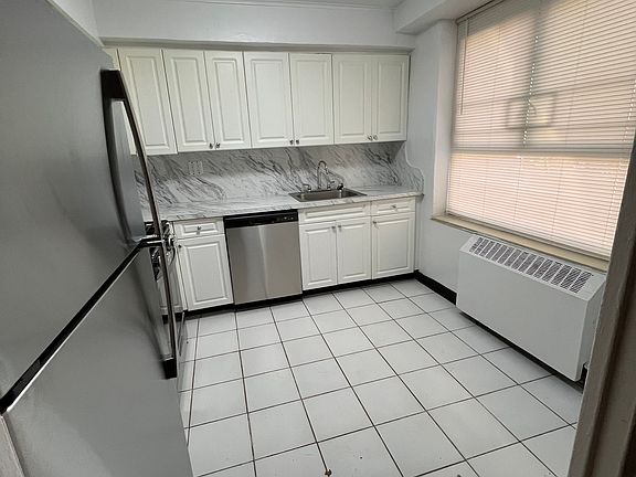 2nd image of 67-25 186th Ln #B
