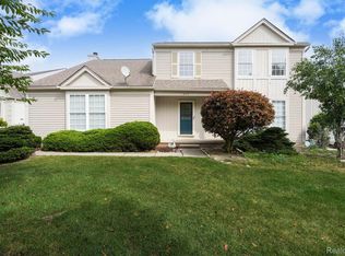 1883 Poppleton Dr, West Bloomfield, MI 48324