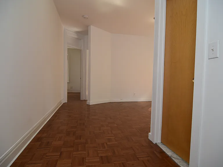 611 W 180th St #9 — Photo 5