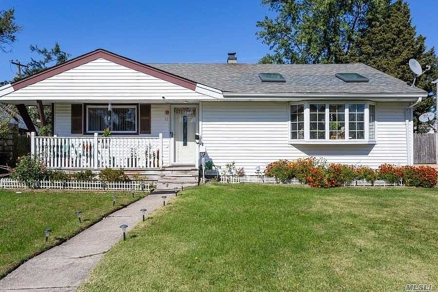 1st image of 11 Mozart Ln