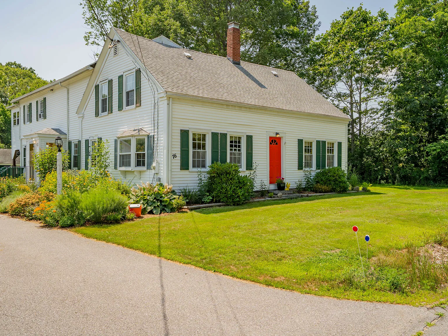 3 bed, 1000 sqft, $3,300 — Photo 2