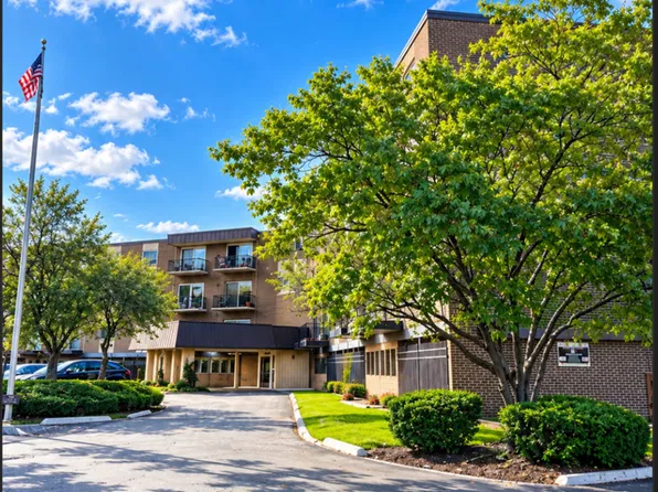 9820 S Pulaski Rd APT 210, Oak Lawn, IL 60453
