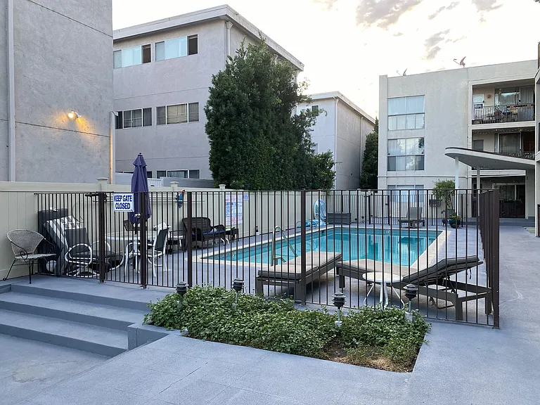 4455 Colbath Ave. — Photo 2