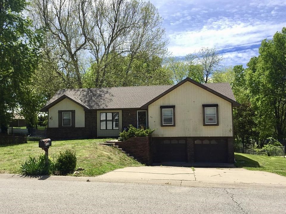 3602 Emerald Ln