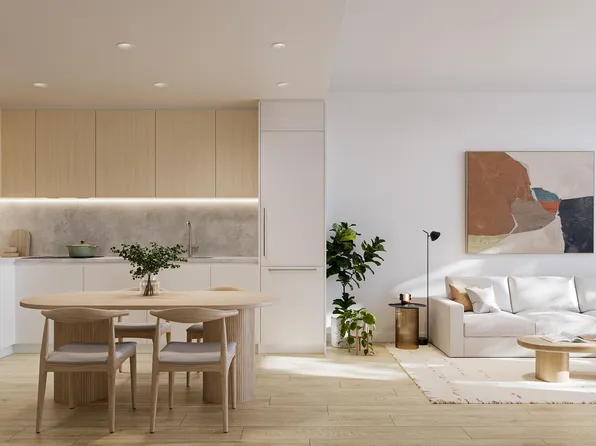 592 Harrison Ave #207, Coquitlam, BC V3J 3Z6