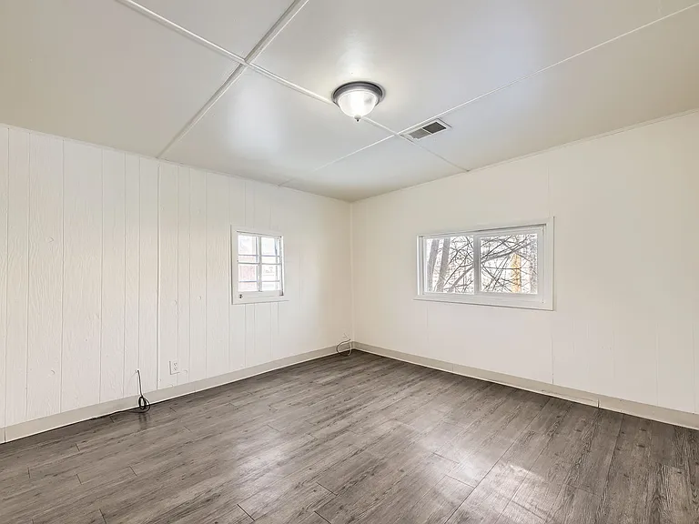 101 S Hooker St — Photo 3