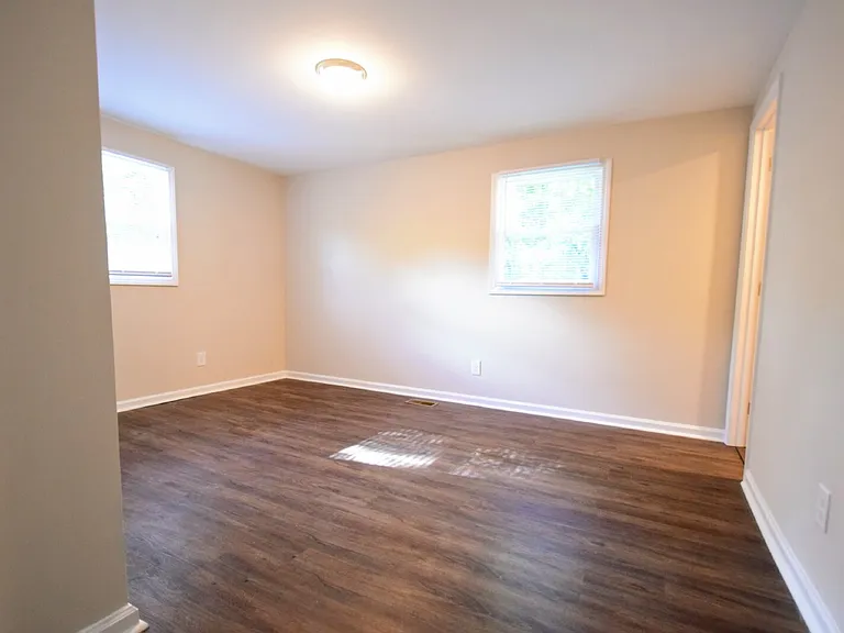 405 Andrews Rd — Photo 10