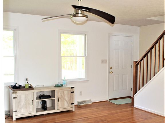 3rd image of 2615 Cedar Dr