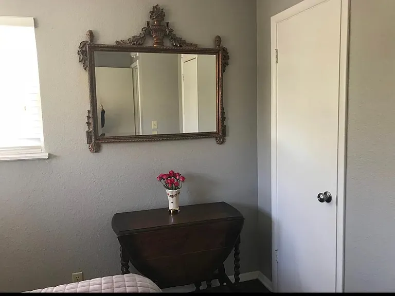 1206 N Vista Pl — Photo 7