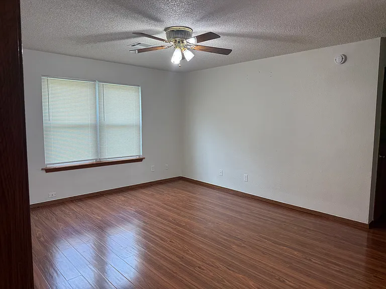 13941 S Hickory Pl — Photo 3