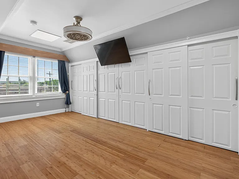257 Kennedy Blvd — Photo 26