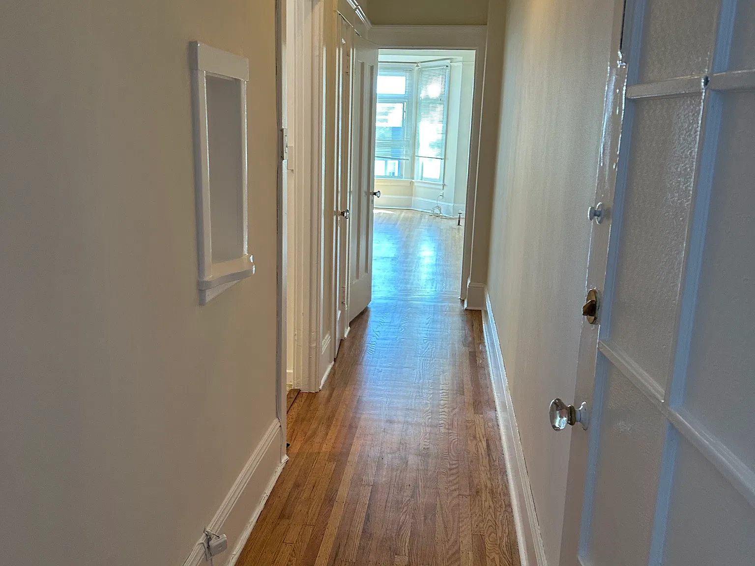 Studio, 550 sqft, $1,900 — Photo 3