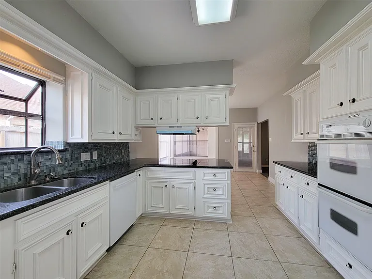 11614 Taos Ln — Photo 28