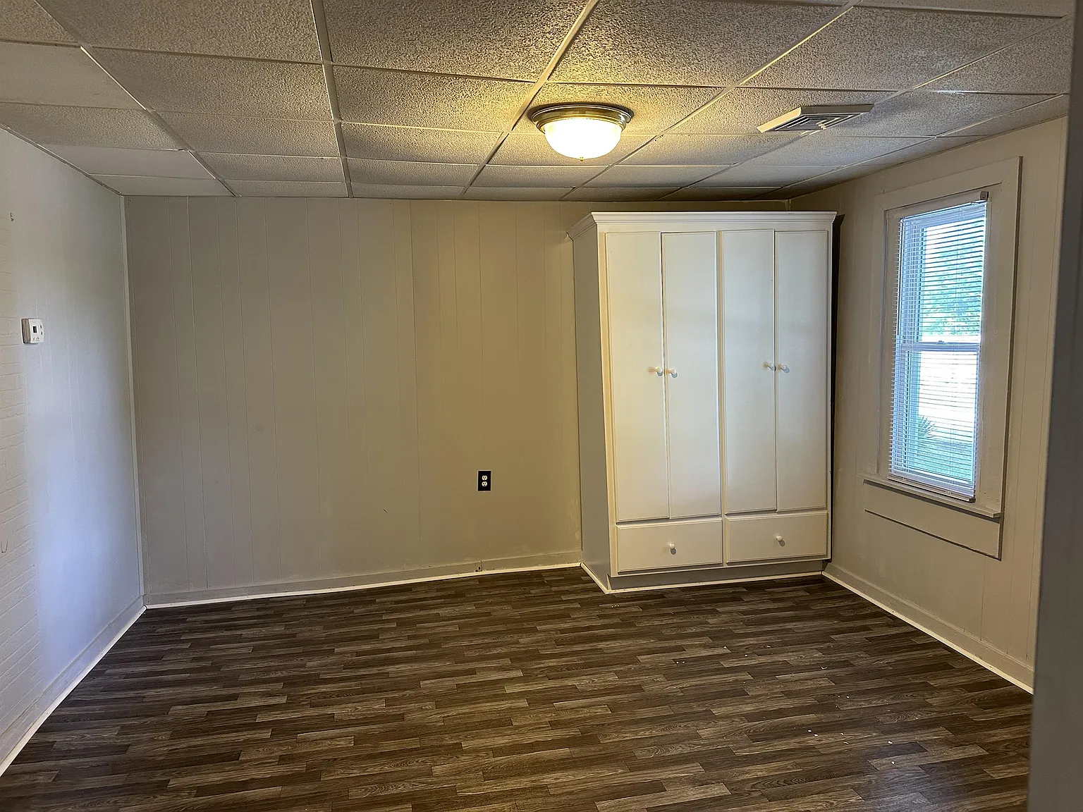 10350 South Elm Street - 1 — Photo 2
