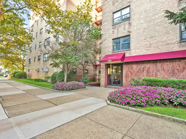 29-09 137th Street #3L, Flushing, NY 11354