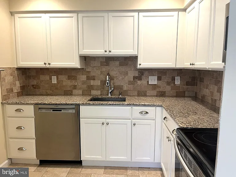 2407 Noras Ct #2407 — Photo 4