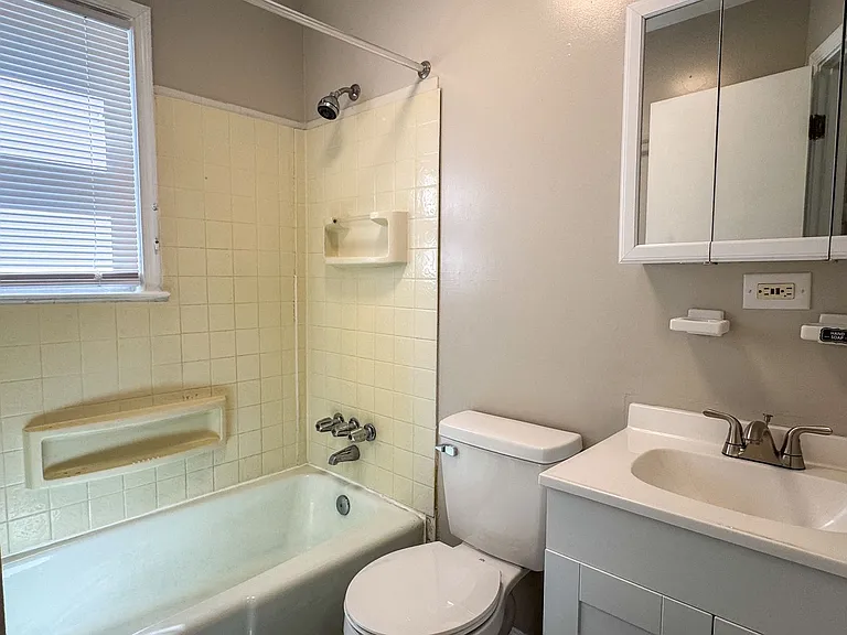 810 E Poythress St #A — Photo 10