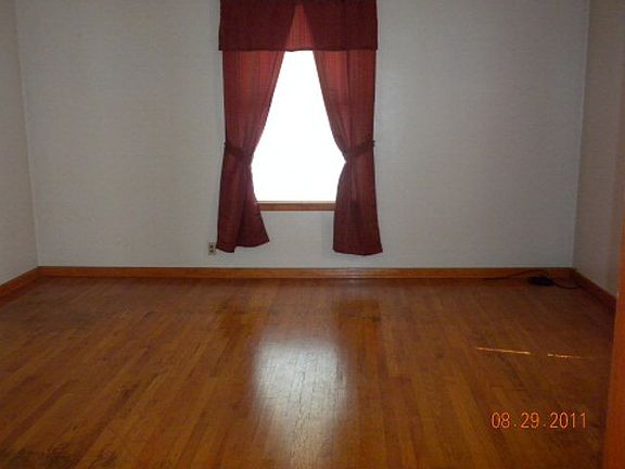 2nd image of 1015 Wingert St