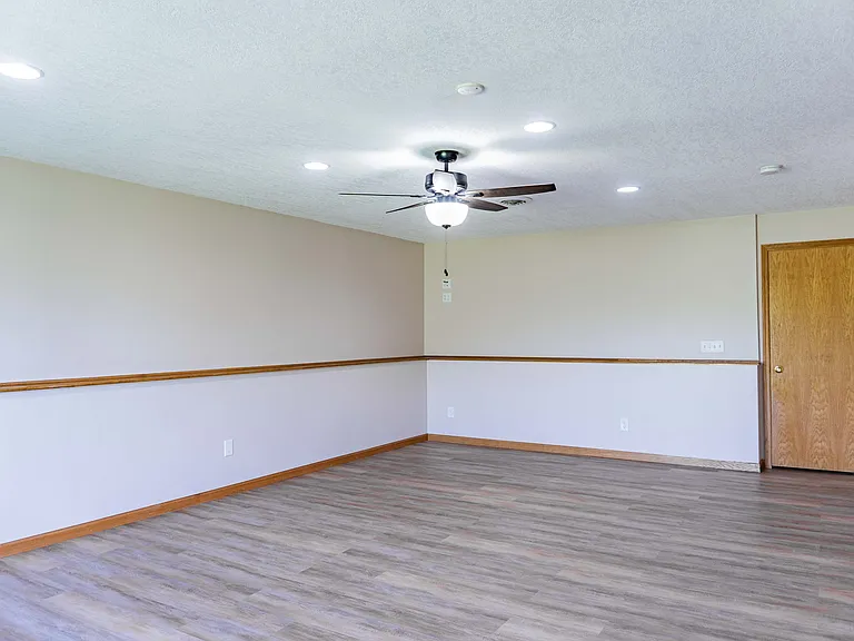 2112 Blake Ave — Photo 42