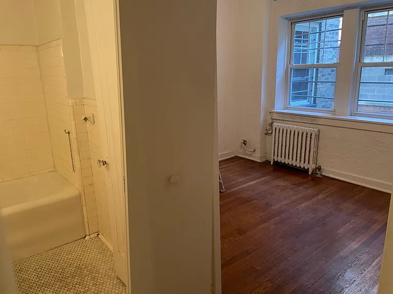 King Edward Annex Apartments — Photo 85