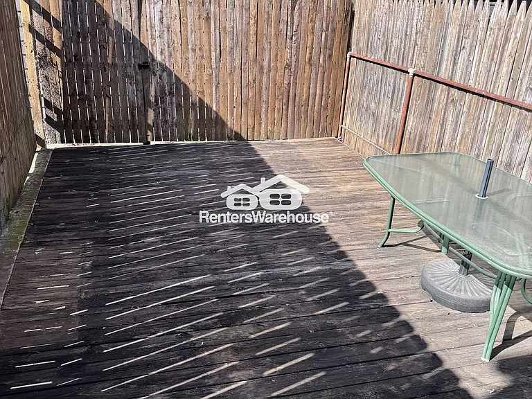 1516 Clarkson St — Photo 10