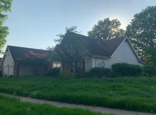 12947 Broadridge Ln, Florissant, MO 63033