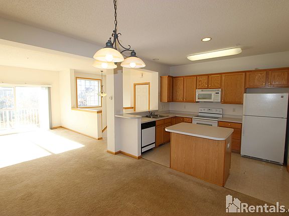 5th image of 13862 52nd Ave N