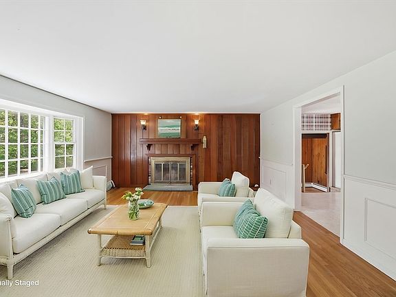 4th image of 1 Aspen Rd