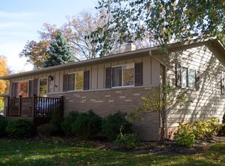 26123 E Oviatt Rd, Bay Village, OH 44140