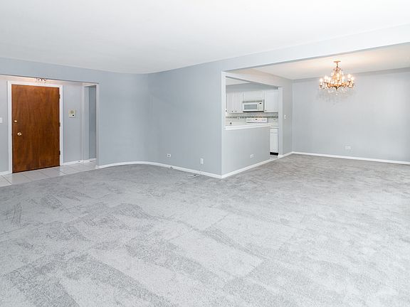 2nd image of 8210 Elmwood St #210