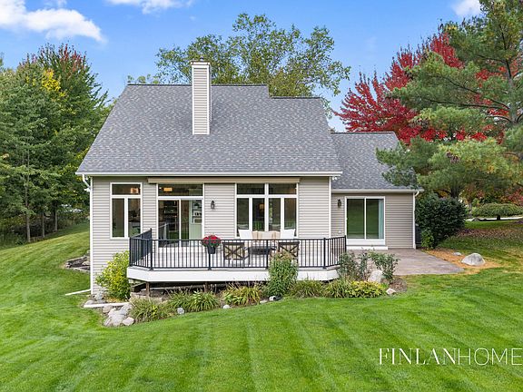 2nd image of 1700 Golfside Ct SE