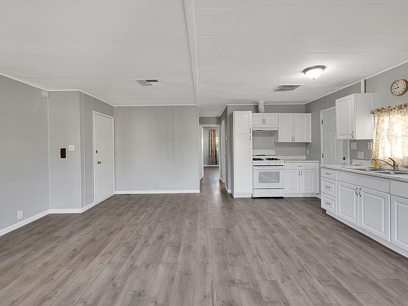 5th image of 43850 20th St E #24