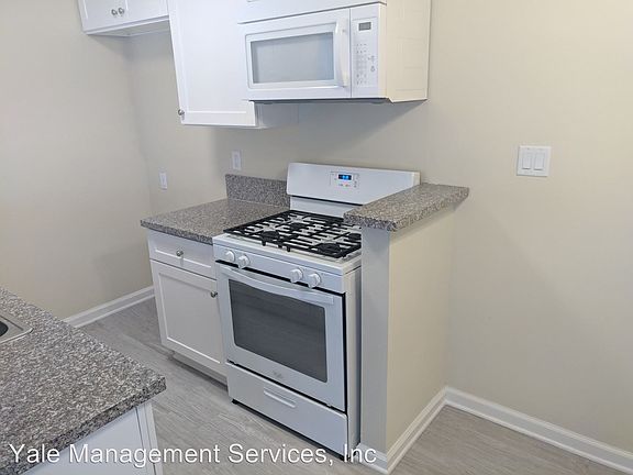 5th image of 21825 Saticoy St APT 6