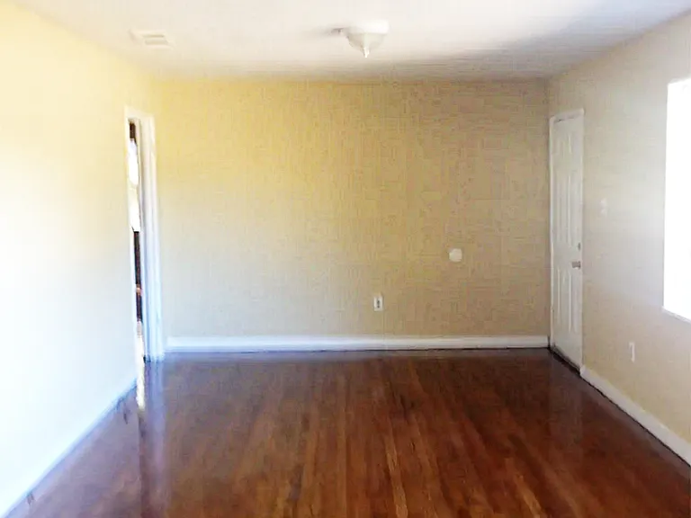 2920 Oak Forest Dr — Photo 7