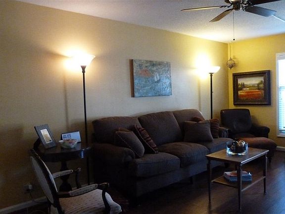 3rd image of 5869 Park Ave #5869