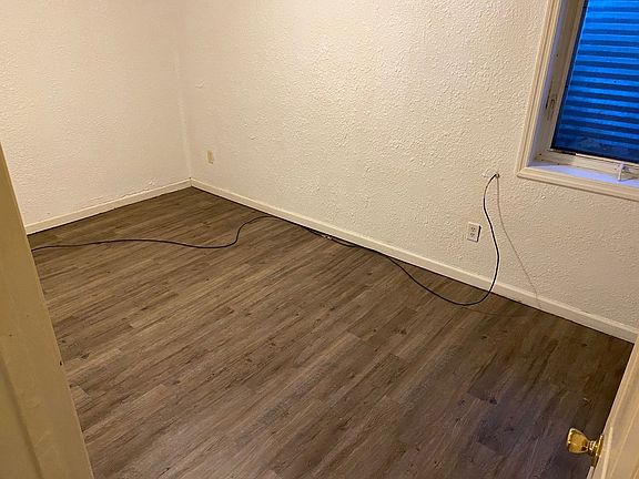 4th image of 300 Arnold Ave APT 5