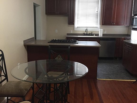 4th image of 216 Wilson Ave