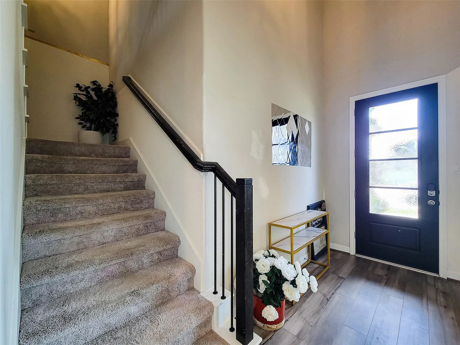 4 bed, 3.5 bath, 2688 sqft, $3,000 — Photo 3