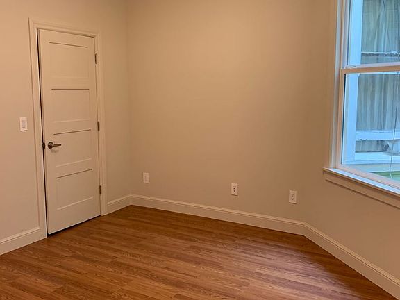 2nd image of 2262 Bryant St
