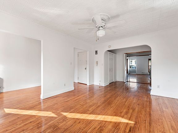 4th image of 179 Sackett St #3