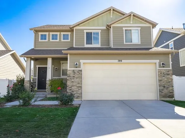 789 W Star Spangled Dr, Bluffdale, UT 84065