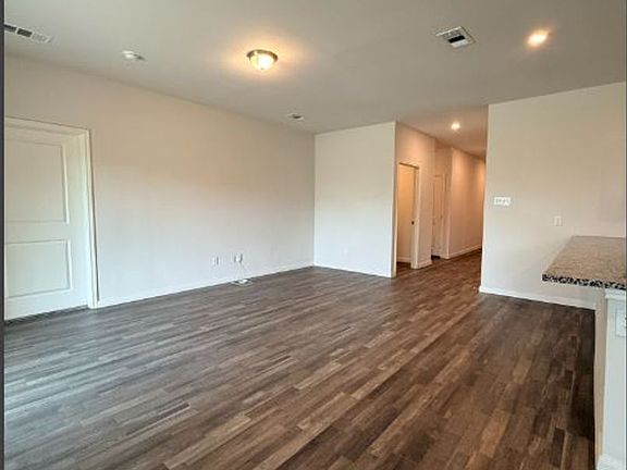 4th image of 3637 Silver Maple Ln