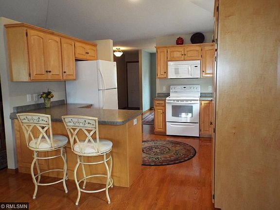 5th image of 926 S Miller Ave