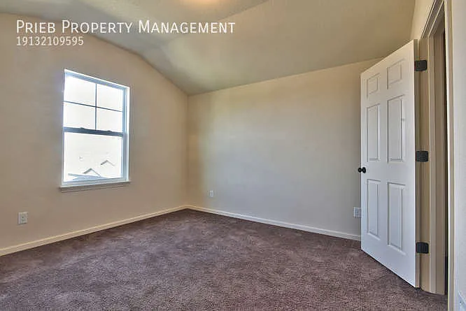 282 N Ferrel St — Photo 17